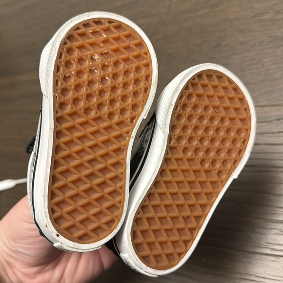 Infant vans - Picture 3 of 3